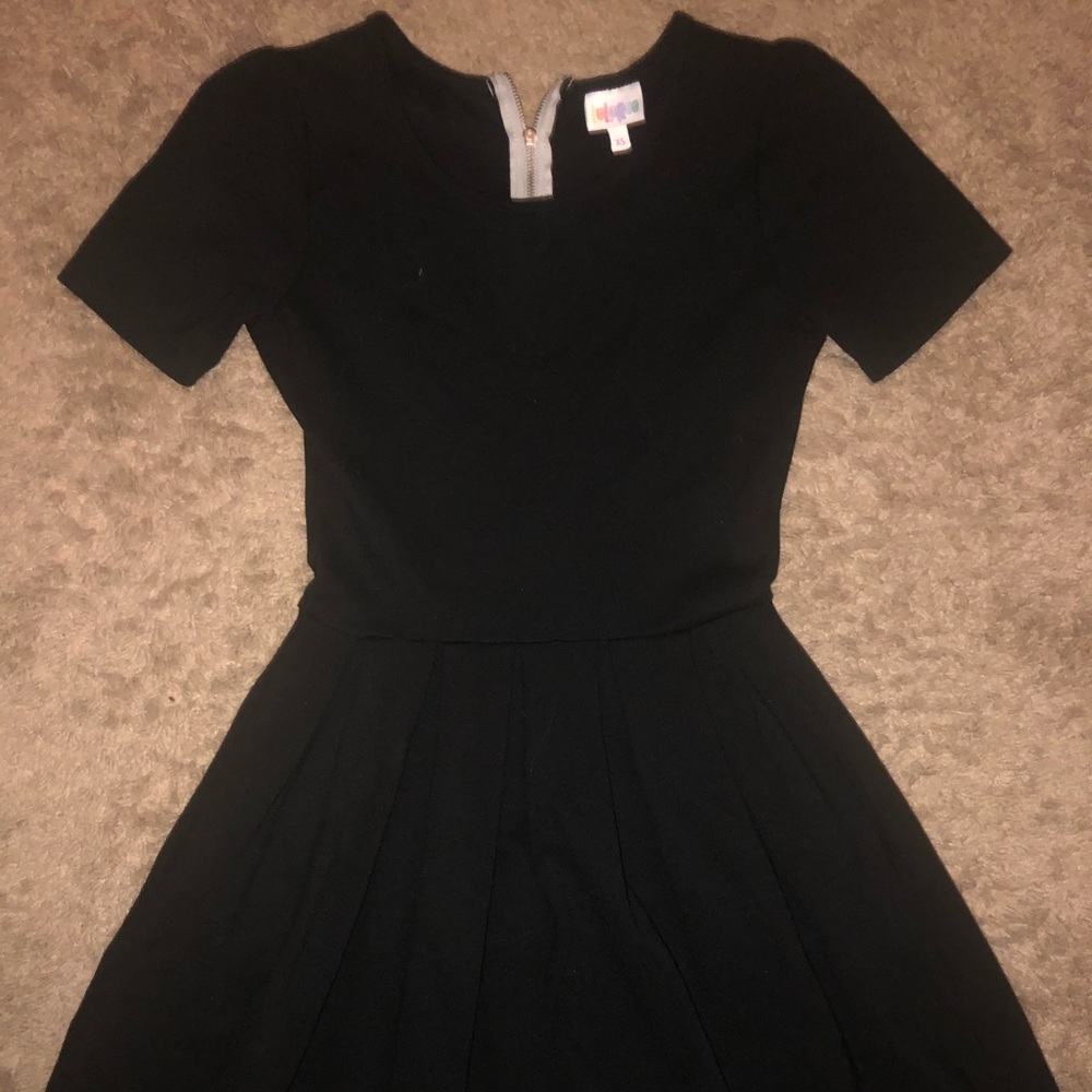 LuLaRoe solid black Amelia
